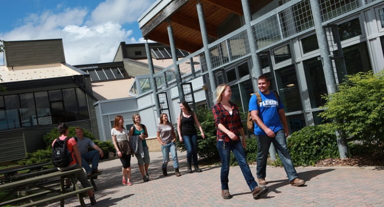 Truong Cao dang Fleming College 1